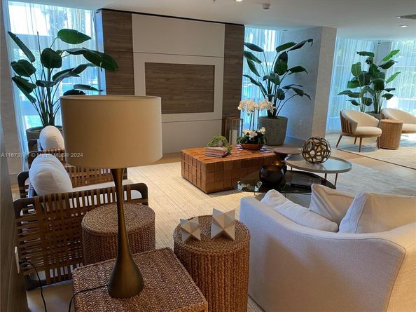 9521 E Bay Harbor Dr 605, Bay Harbor Islands FL 33154