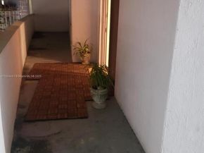 36 NW 6th Ave 906, Miami FL 33128