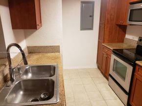 36 NW 6th Ave 906, Miami FL 33128