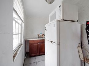 1385 NE 130th St, North Miami FL 33161