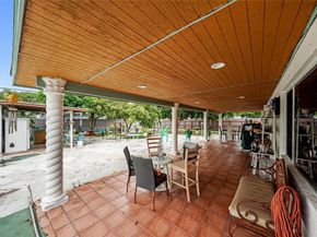 1385 NE 130th St, North Miami FL 33161