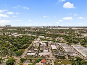 1385 NE 130th St, North Miami FL 33161