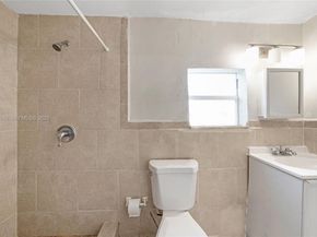 1385 NE 130th St, North Miami FL 33161