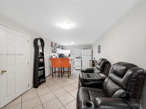 1385 NE 130th St, North Miami FL 33161