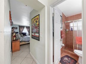 1385 NE 130th St, North Miami FL 33161