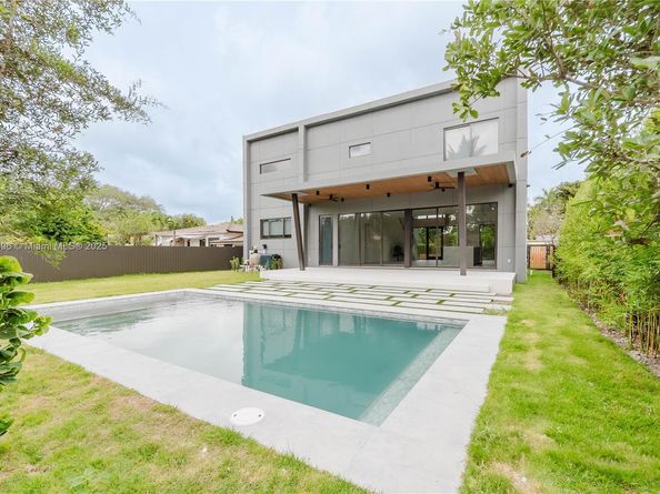 549 East Dr, Miami Springs FL 33166