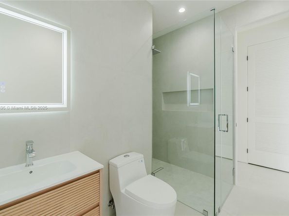 549 East Dr, Miami Springs FL 33166