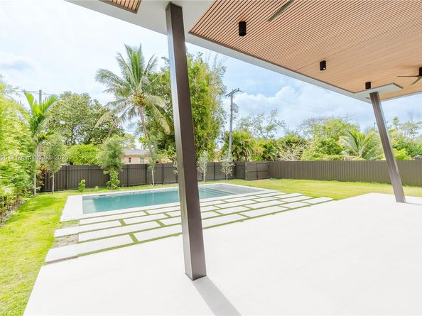 549 East Dr, Miami Springs FL 33166