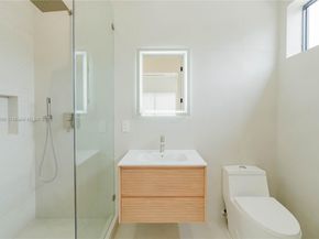 549 East Dr, Miami Springs FL 33166