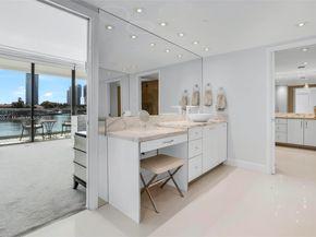 19707 Turnberry Way TH6, Aventura FL 33180