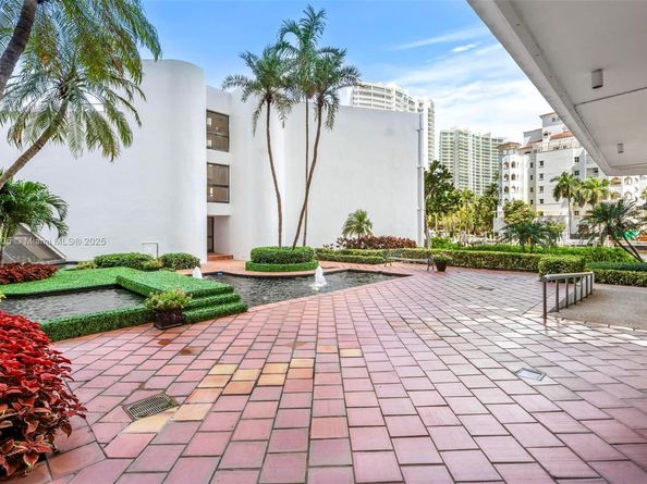 19707 Turnberry Way TH6, Aventura FL 33180