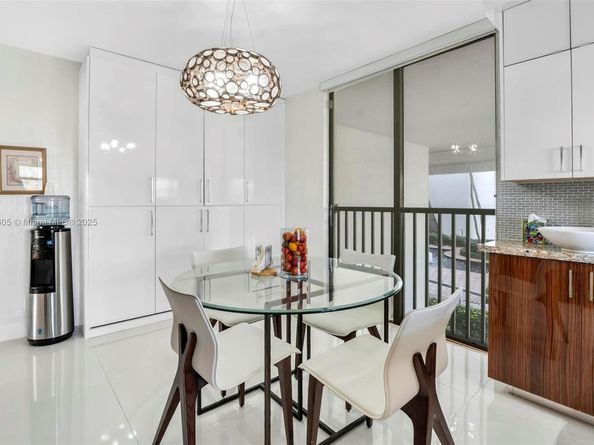 19707 Turnberry Way TH6, Aventura FL 33180
