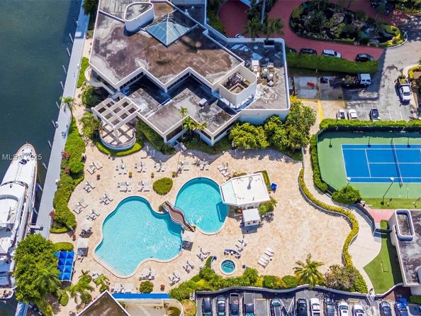 19707 Turnberry Way TH6, Aventura FL 33180