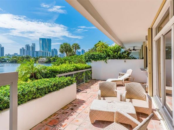 19707 Turnberry Way TH6, Aventura FL 33180