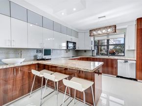 19707 Turnberry Way TH6, Aventura FL 33180