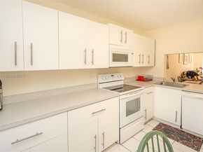 4715 NW 82nd Ave 1405, Lauderhill FL 33351