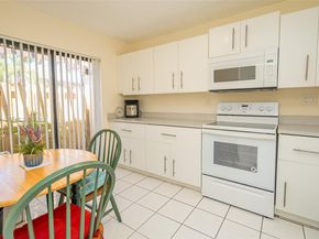 4715 NW 82nd Ave 1405, Lauderhill FL 33351