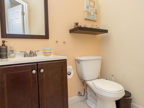 4715 NW 82nd Ave 1405, Lauderhill FL 33351