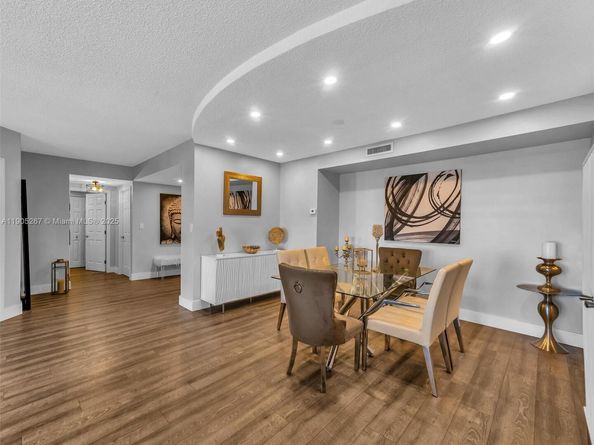 3800 Hillcrest Dr 907, Hollywood FL 33021