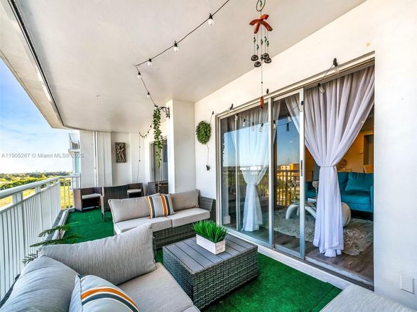 3800 Hillcrest Dr 907, Hollywood FL 33021