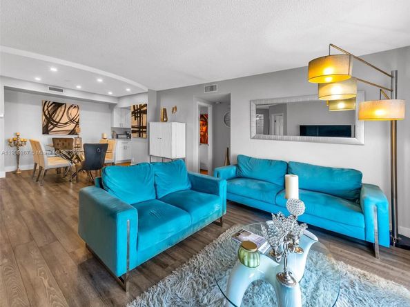 3800 Hillcrest Dr 907, Hollywood FL 33021