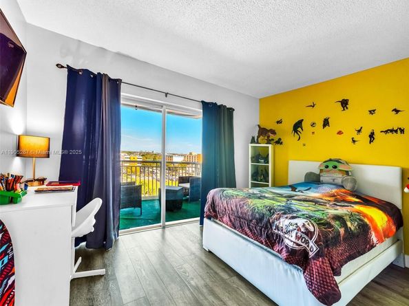 3800 Hillcrest Dr 907, Hollywood FL 33021