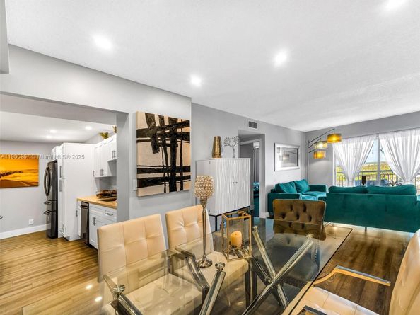 3800 Hillcrest Dr 907, Hollywood FL 33021