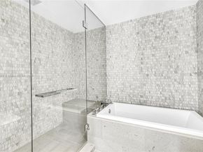 88 SW 7th St 1006, Miami FL 33130