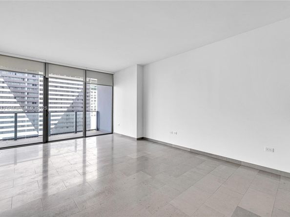 88 SW 7th St 1006, Miami FL 33130