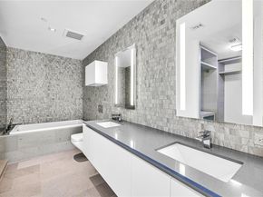 88 SW 7th St 1006, Miami FL 33130