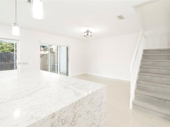 6080 W 26th Ct 1019, Hialeah FL 33016
