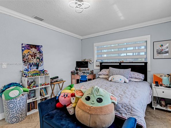 9901 SW 35th Ter, Miami FL 33165