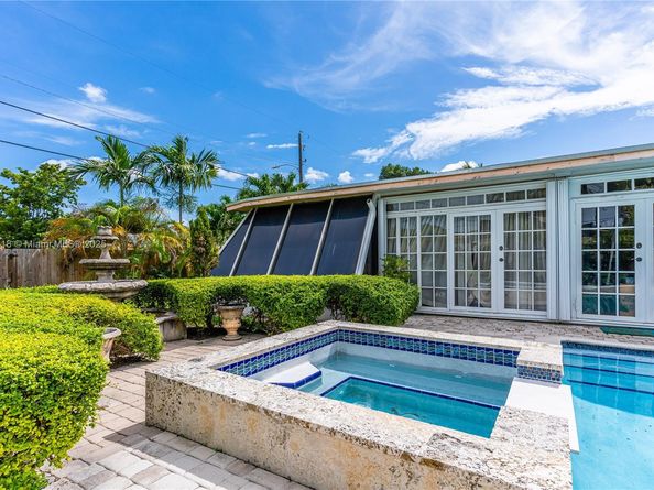 9901 SW 35th Ter, Miami FL 33165