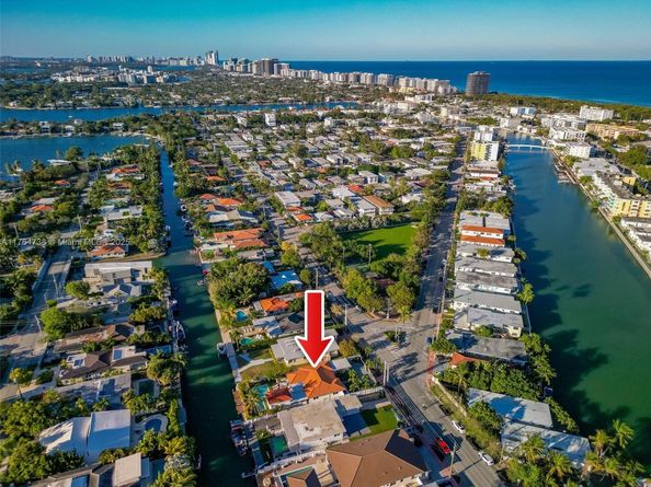 7770 Hawthorne Ave, Miami Beach FL 33141