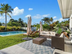 7770 Hawthorne Ave, Miami Beach FL 33141
