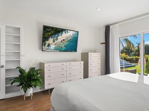 7770 Hawthorne Ave, Miami Beach FL 33141