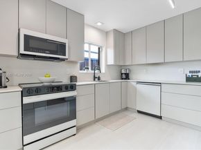 20345 NE 10th Ct, Miami FL 33179