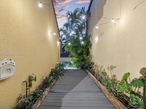 20345 NE 10th Ct, Miami FL 33179