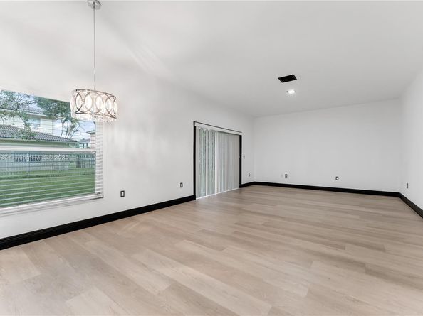 7358 NW 23rd St, Pembroke Pines FL 33024