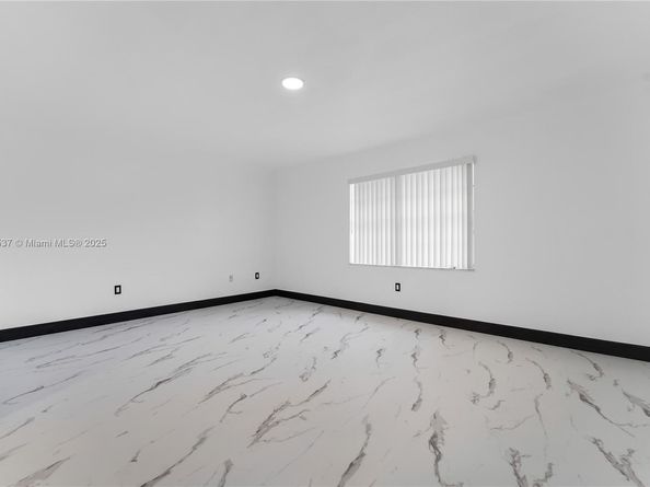 7358 NW 23rd St, Pembroke Pines FL 33024