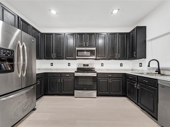 7358 NW 23rd St, Pembroke Pines FL 33024