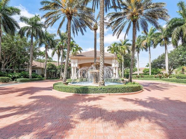 7358 NW 23rd St, Pembroke Pines FL 33024