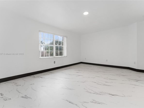 7358 NW 23rd St, Pembroke Pines FL 33024
