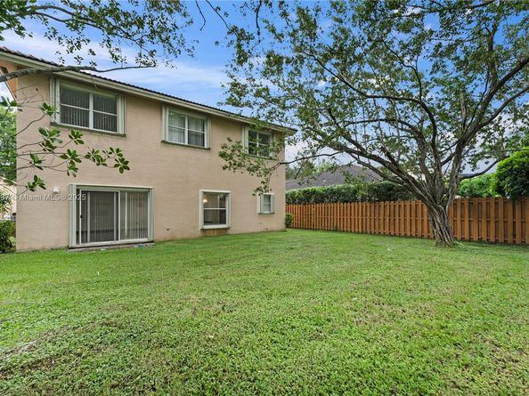 7358 NW 23rd St, Pembroke Pines FL 33024