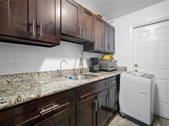 1450 NE 170th St 202, North Miami Beach FL 33162