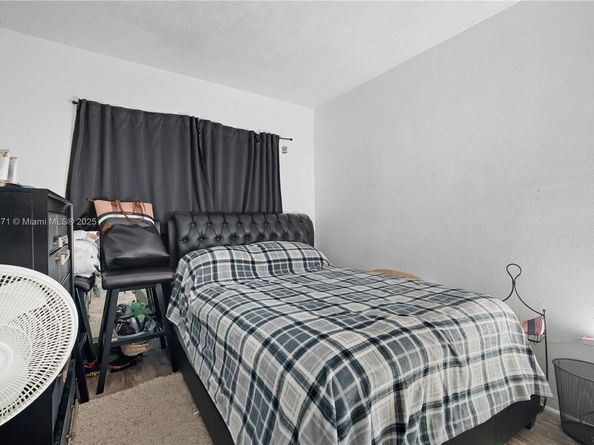 1450 NE 170th St 202, North Miami Beach FL 33162
