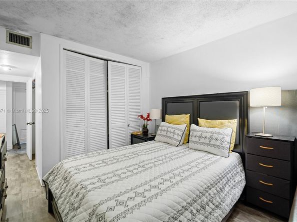 1450 NE 170th St 202, North Miami Beach FL 33162