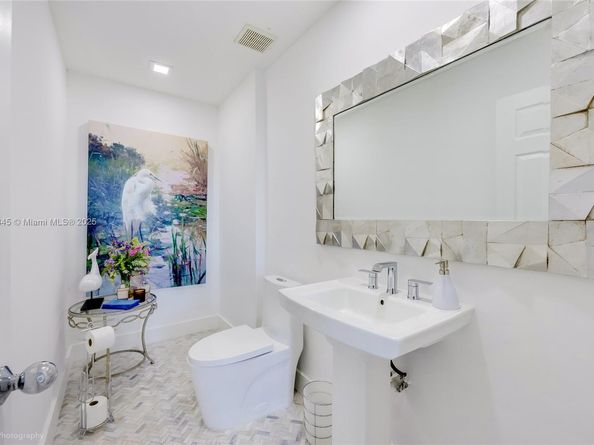 3530 Mystic Pointe Dr 101, Aventura FL 33180