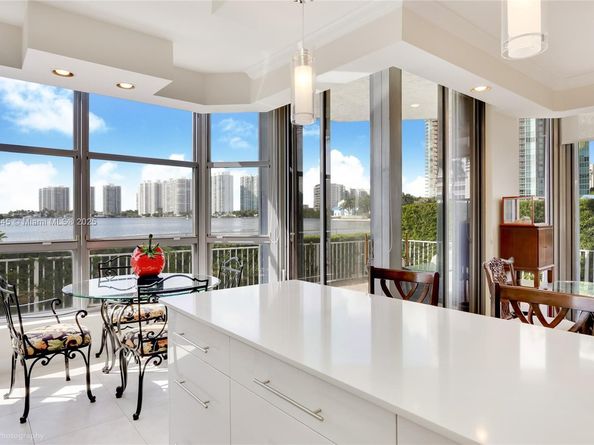 3530 Mystic Pointe Dr 101, Aventura FL 33180