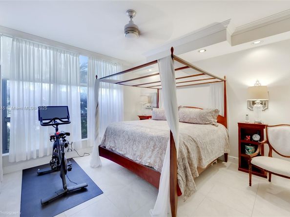 3530 Mystic Pointe Dr 101, Aventura FL 33180